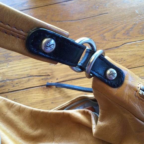 Sold - Hobo International Leather Shoulder Bag - Picture 7 of 16